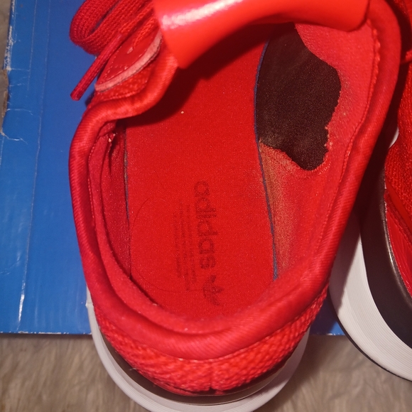 ❤️Adidas❤️ Kids Red & white sneakers - Picture 12 of 13